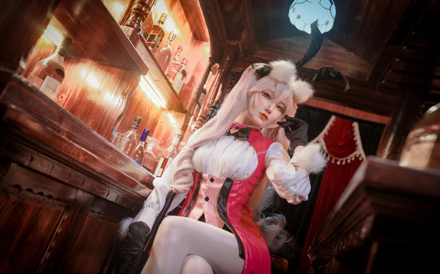 彩芸_NebulaNo.004 – 光之高扬斯卡娅 [15P]-图云谷